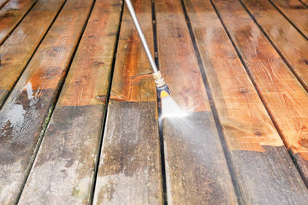 Why Choose Our Certified Pressure Washing Experts for Your Project Needs in Sullivan, IL?